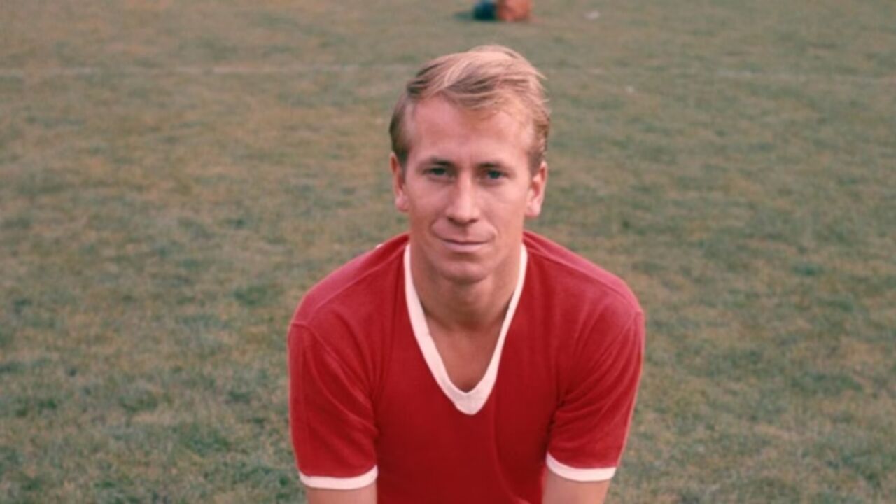 博比·查尔顿:空难幸存的足球绅士,英格兰历史第1巨星