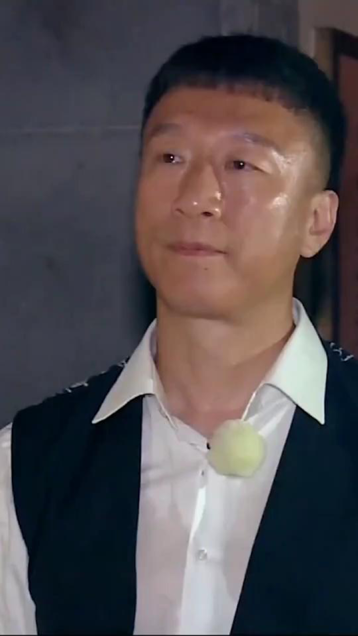 孙红雷 霹雳舞男神,曾经与丁嘉丽有过一段感情,从默默无闻到现在的