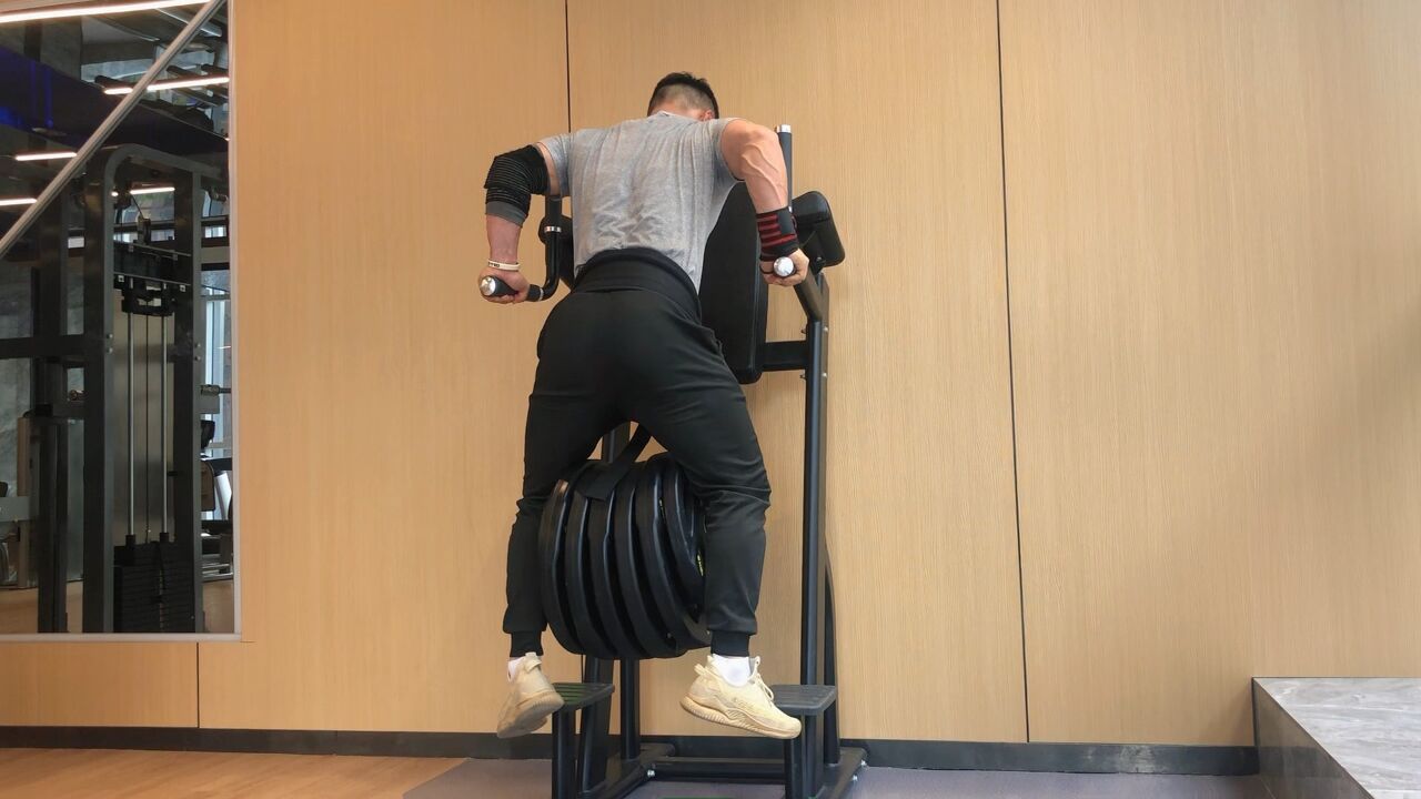 正式组负重引体臂屈伸超级组各100个!