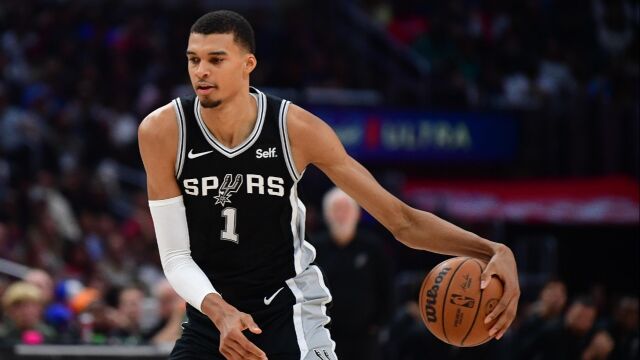 文班亚马砍38+10+2帽一战刷9大记录成历史首人 比肩邓肯&罗宾逊&詹姆斯