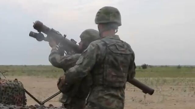 深化练兵备战加快转型建设,渤海湾畔防空分队跨昼夜实弹考核