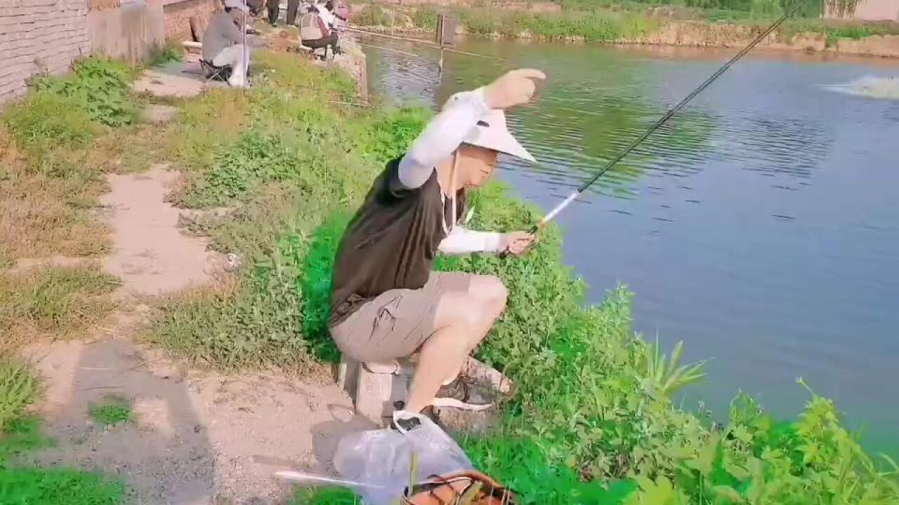 钓鱼短视频制作 钓鱼短视频变现秘籍:90后夫妻靠钓竿年入百万,方法全公开!