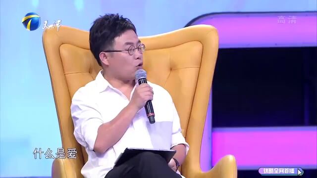 情感专家告诫女性:当一个男人对你千依百顺的时候,赶紧逃走!