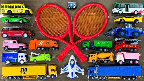 清洗玩具认识垃圾车、跑车、工程车等汽车和飞机