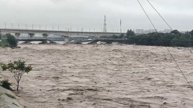 网传暴雨致卢沟桥坍塌,北京丰台区回应:非卢沟桥,系旁边桥梁