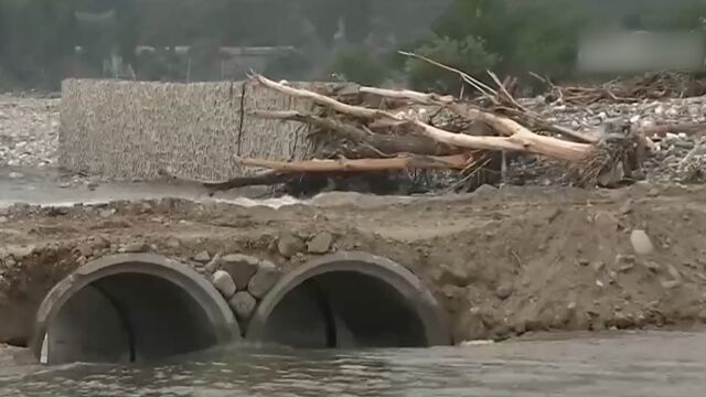 河北涞水:水毁道路抢修工作正加紧进行