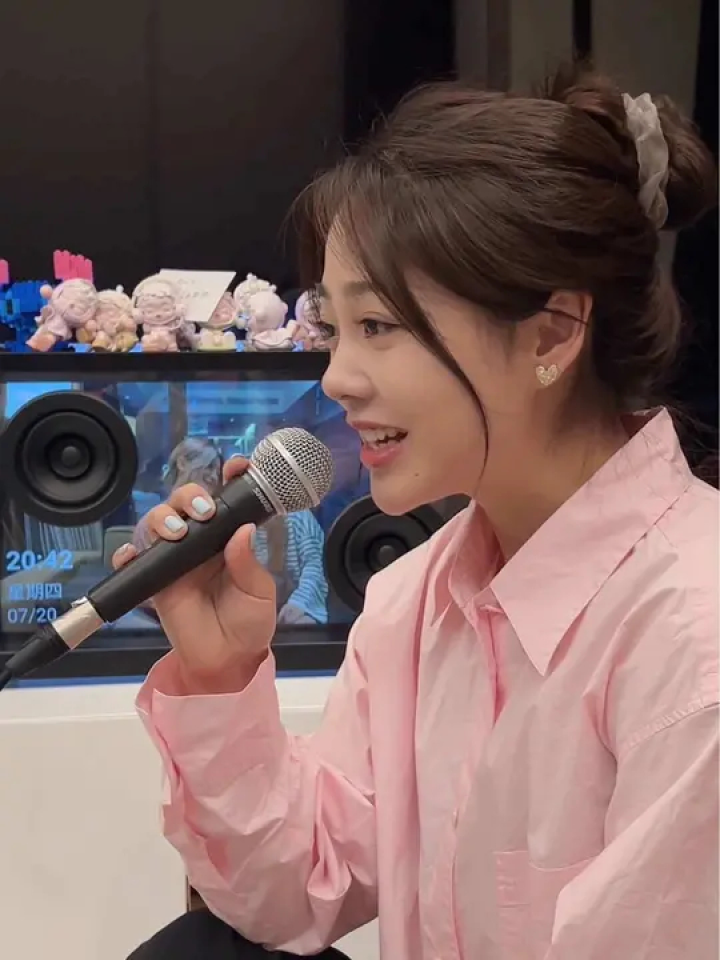 总以为时间过得很慢 可今天就是立秋了#枫 #周杰伦 #韩尚霏