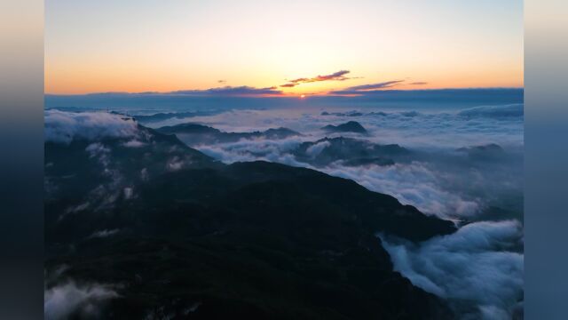 已经记不得是多少个日日夜夜的守候,更不记得是多少个通宵的后期,也不再想要所谓的流量,保持热爱,分享拍下的美景,给所有喜欢的人 #寻找慈利之美 ...