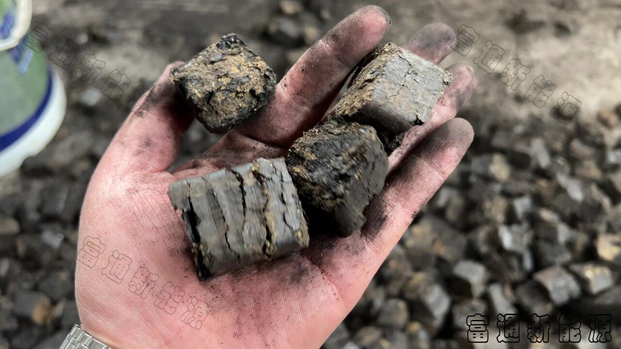 成压块燃料样品展示#牛粪压块机#牛粪压块燃料#牛粪处理利用增加收入