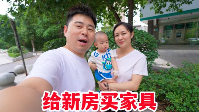 夫妻俩给新家挑家具,一张席梦思床要10000多,婆婆反应让人羡慕