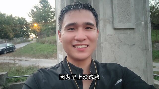 骑行塞尔维亚,白天爬坡爬到崩溃,夜宿山顶,和万家灯火相守,与漫天星辰作伴