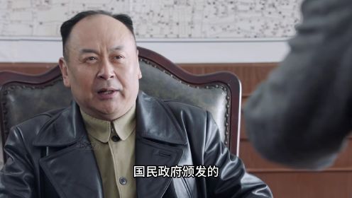 陈毅接管上海任市长，和旧市长赵祖康交接，无意间得知对方是人才