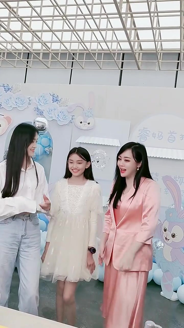 宋小睿无音乐唱歌,歌声优美,真是太优秀了#搞笑