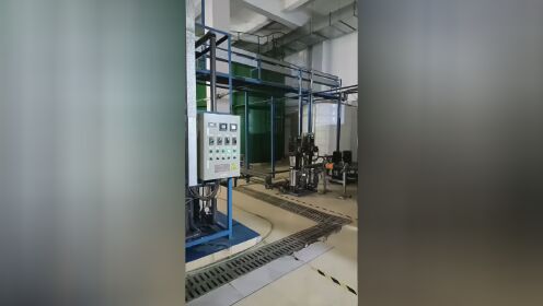 湖南凯聚达科技有限公司技术人员调试10吨的水处理设备