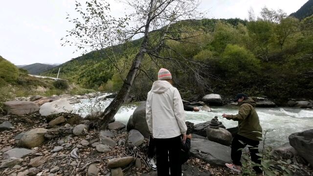 准备登顶四川四姑娘山,这里风景很漂亮,欢迎大家前来爬山游玩