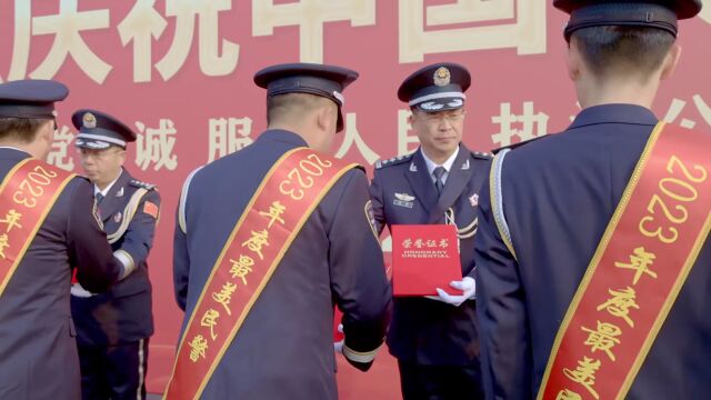 阜阳阜南:岁月静好,阜南公安民警与您一起携手共进