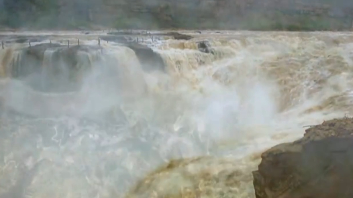 南越国内的曲流石渠,弯弯曲曲的像黄河一样,反映出赵佗思乡之情