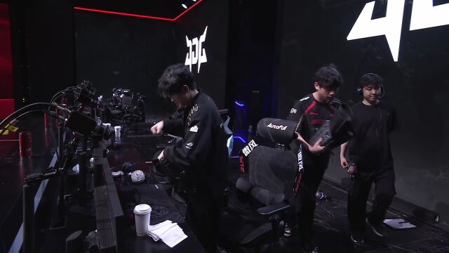 LPL第二赛段 WE vs JDG_02