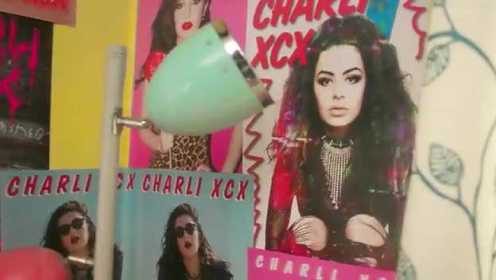 Charli XCX《Famous》 音乐官方MV