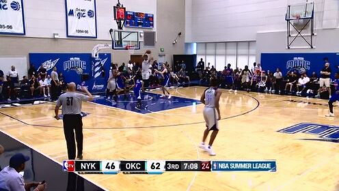 《NBA比赛集锦》【盖帽】亨特追身送钉板大帽 反手再抢前场板送助攻