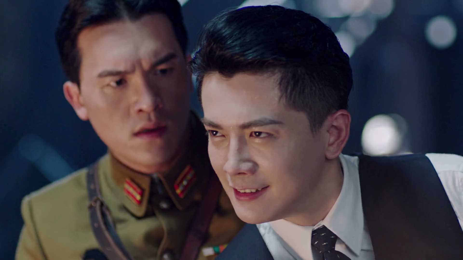 《秋蝉》第38集01:小岛拿枪对向何樱,叶冲见状一枪打在了宫本的腿上