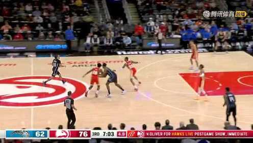 《NBA全场集锦》瓦格纳平地而起双手扣篮 卡佩拉空接挂筐强势回应