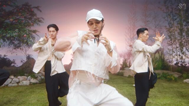 KAI《Peaches》MV