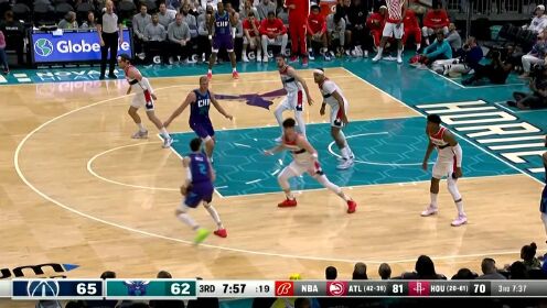 《NBA全场集锦》这招偷学库里？三球撤步大甩狙颜射阿弗迪亚