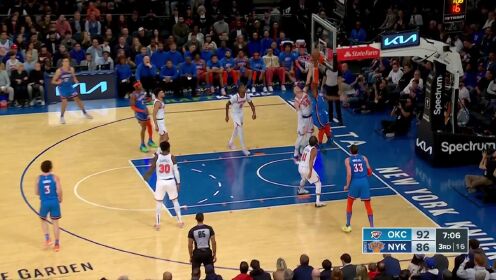 《NBA全场集锦》一下子就找到了处于空位的队友 亚历山大直塞篮下多尔特上反篮一气呵成
