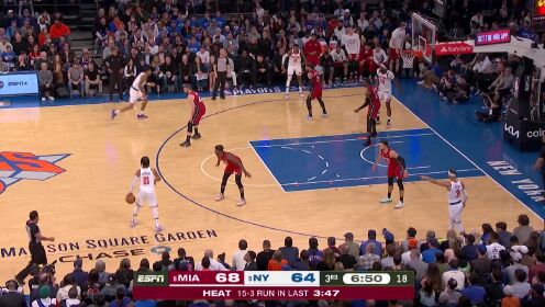 《NBA全场集锦》故技重施 巴特勒连续接乐福炮弹长传轻松暴扣