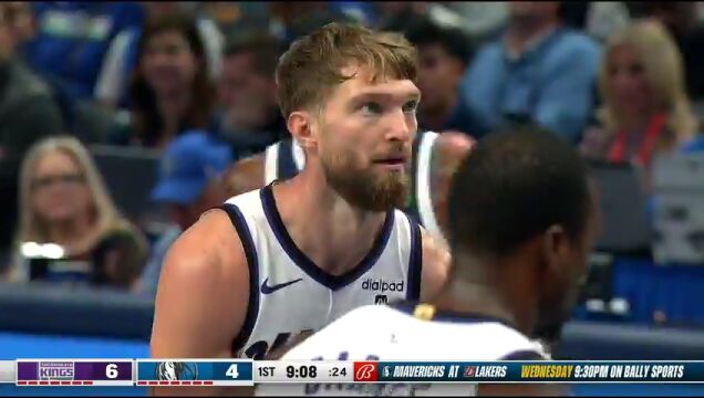 NBA常规赛：国王vs独行侠第1节英文原声回放