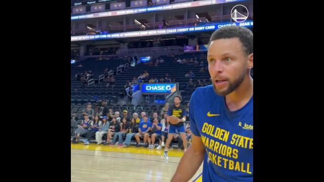 金州拉文名不虚传！库里赛前大秀空中转体扣篮