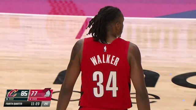 积极跑动就出机会！贾巴里-沃克妙传赛布尔空切暴扣拿下2分