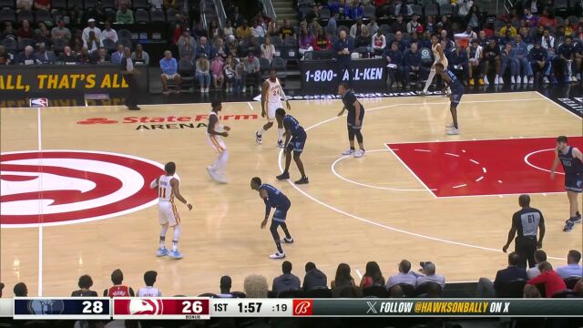 拿出招牌招式！特雷杨弧顶招牌不讲理三分自信出手精准入网