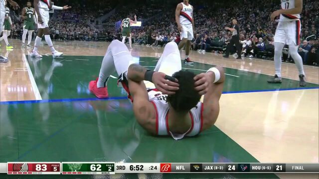 字母哥vs开拓者集锦 全场轰下33+16+6全能发挥率队翻盘