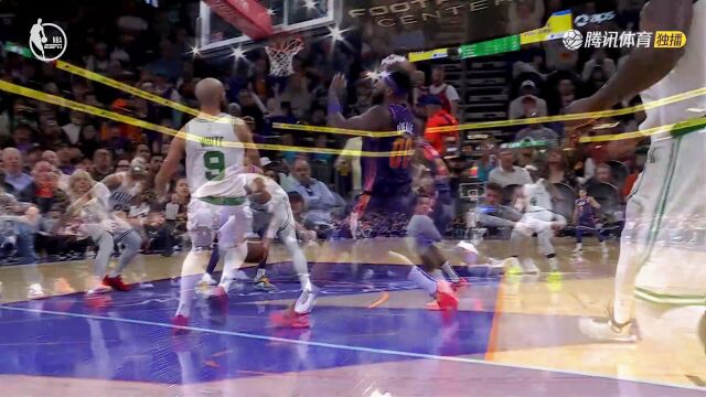 逆天盖帽！怀特空中拧麻花 回头望月扇飞对手上篮