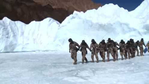 [图]西藏边防兵巡逻艰辛边境路 风景壮丽双脚丈量不容易