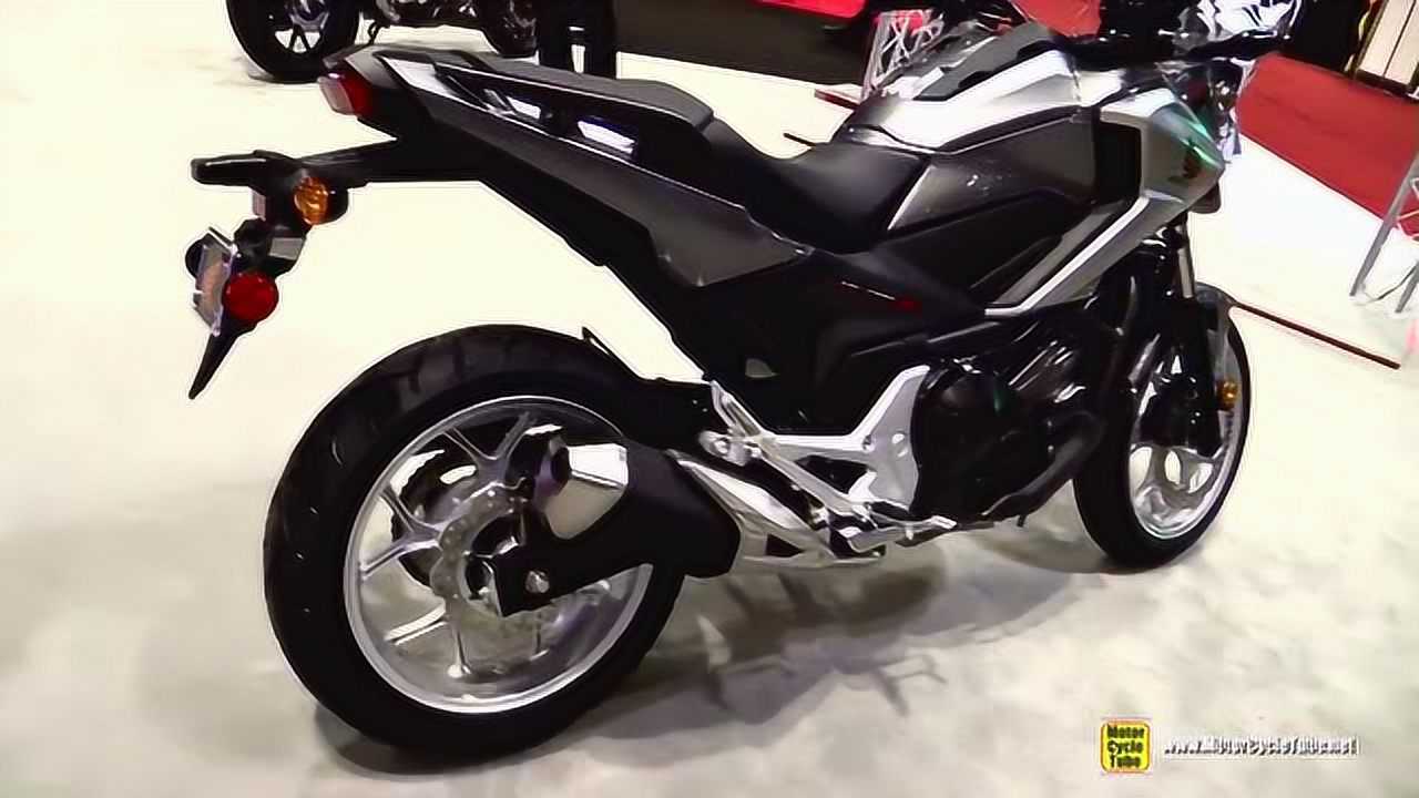 实拍9万元的本田摩托车hondanc700x
