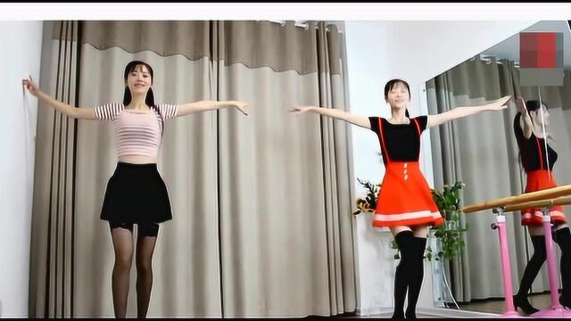 小君广场舞姐姐妹妹水兵舞跳起来适合两个人的小舞蹈