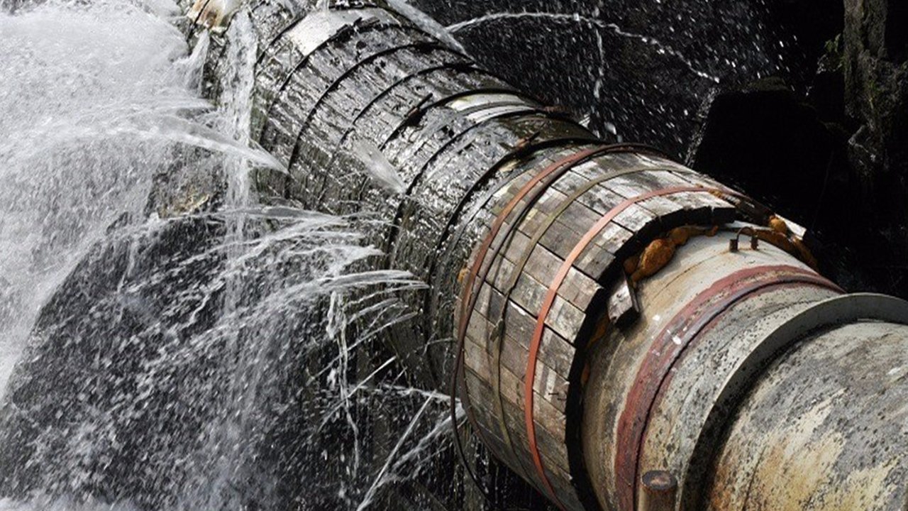 看老外演示的水锤效应就知道!