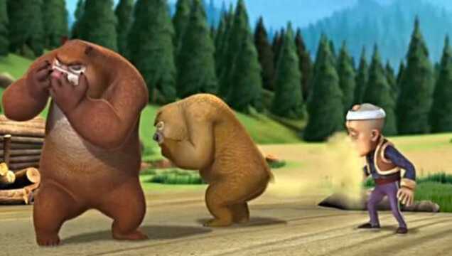 光头强教狗熊练功夫没想到熊二的一个举动就把光头强给吓晕了