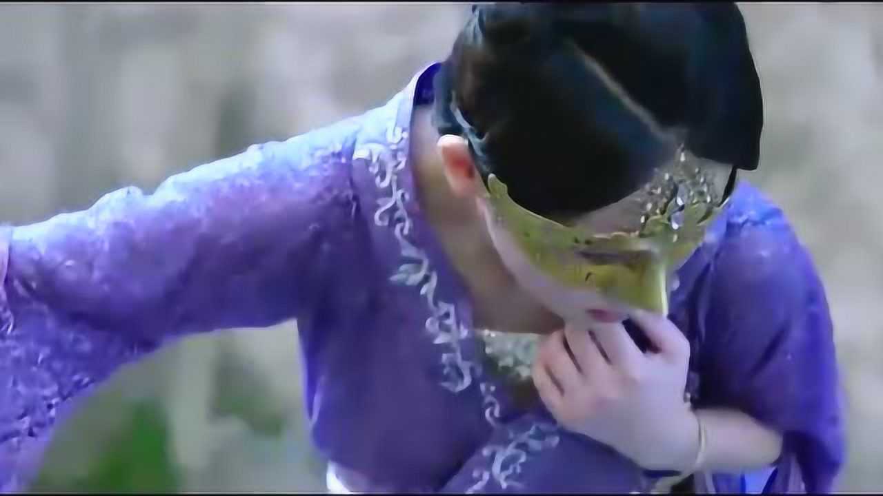 蒙面女刺客被击败后如同鲜花瞬间凋零