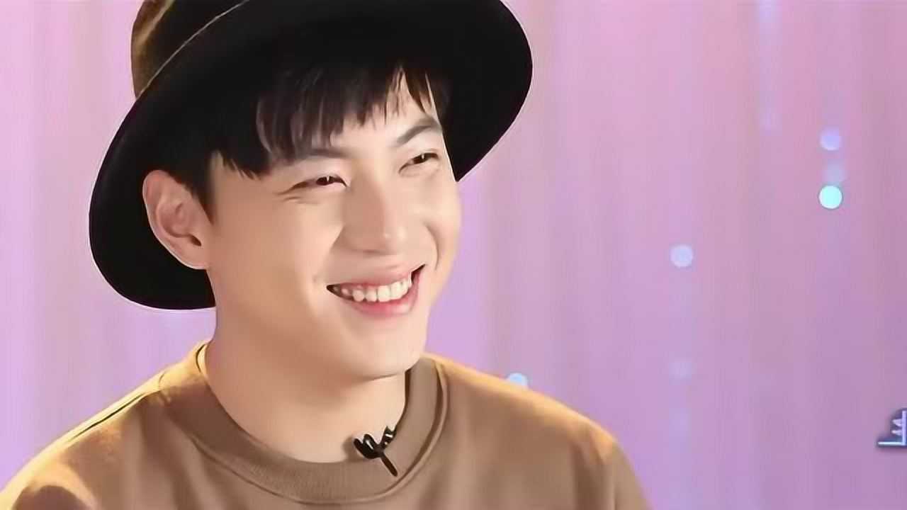 《非常完美》韩国女嘉宾以为没有男生为她转身,结果让她惊讶不已!