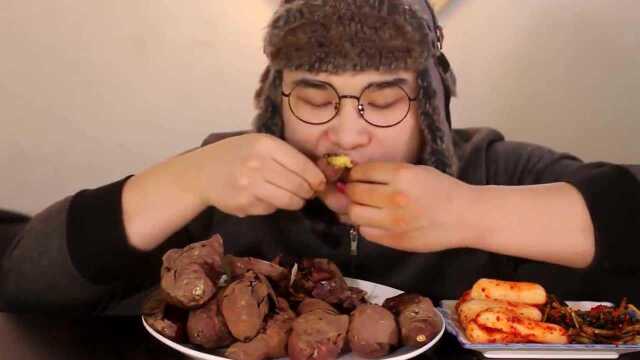 韩国吃播大胃王豪放派donkey吃地瓜软软的馅吃的真香
