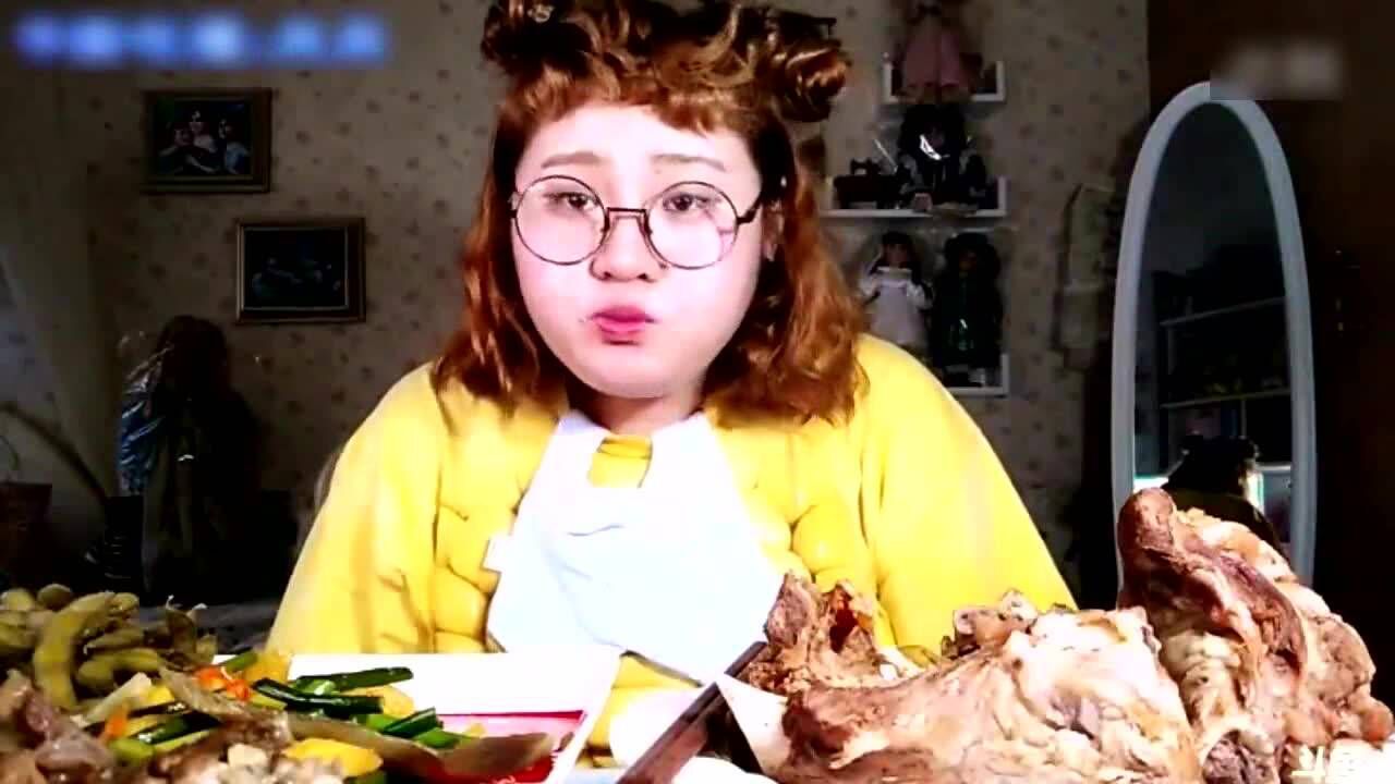 中国版胖妞出现！这大口吃肉的水平一点也不比韩国吃播差！_腾讯视频