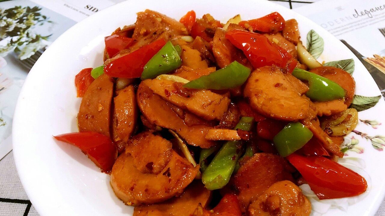 火腿肠配上孜然,比路边烤火腿好吃,关键还干净