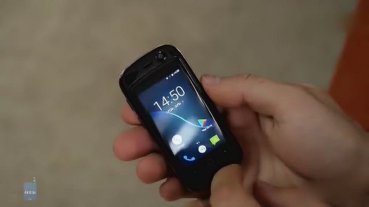 这就是世界上最小的智能手机一起来看看