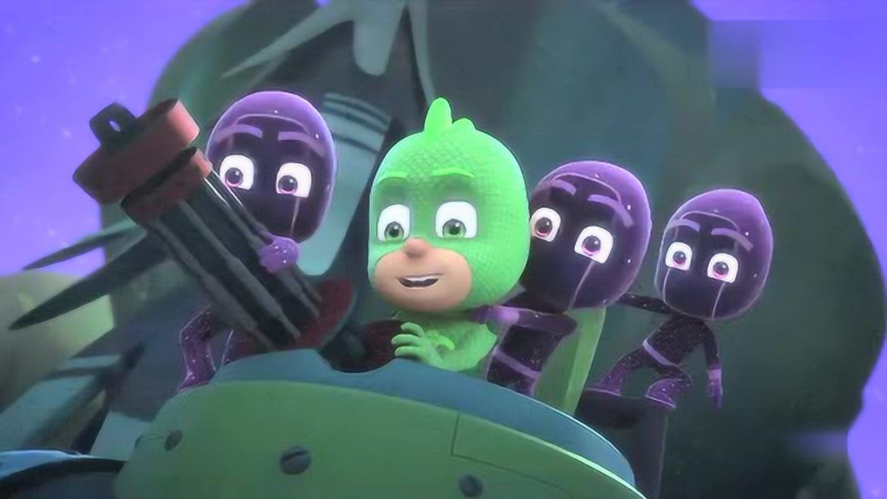 睡衣小英雄猫头鹰女找到缩小器里变大的按钮把猫小子变回原样