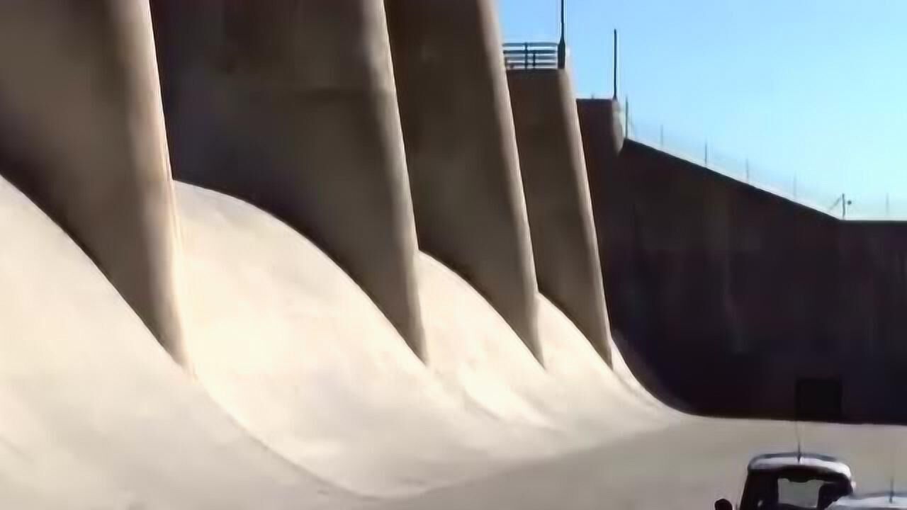 偷天换日,看杰森斯坦森,马克与美女查理兹塞隆,飚车,抢黄金