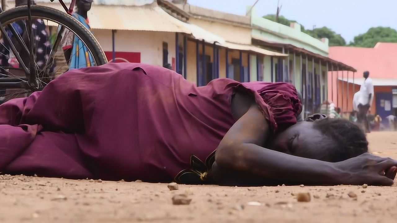 非洲爆发饥荒,每天都有人活活饿死街头!